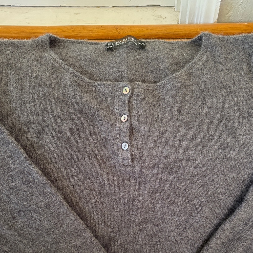 Rossi 100% Cashmere Henley Sweater